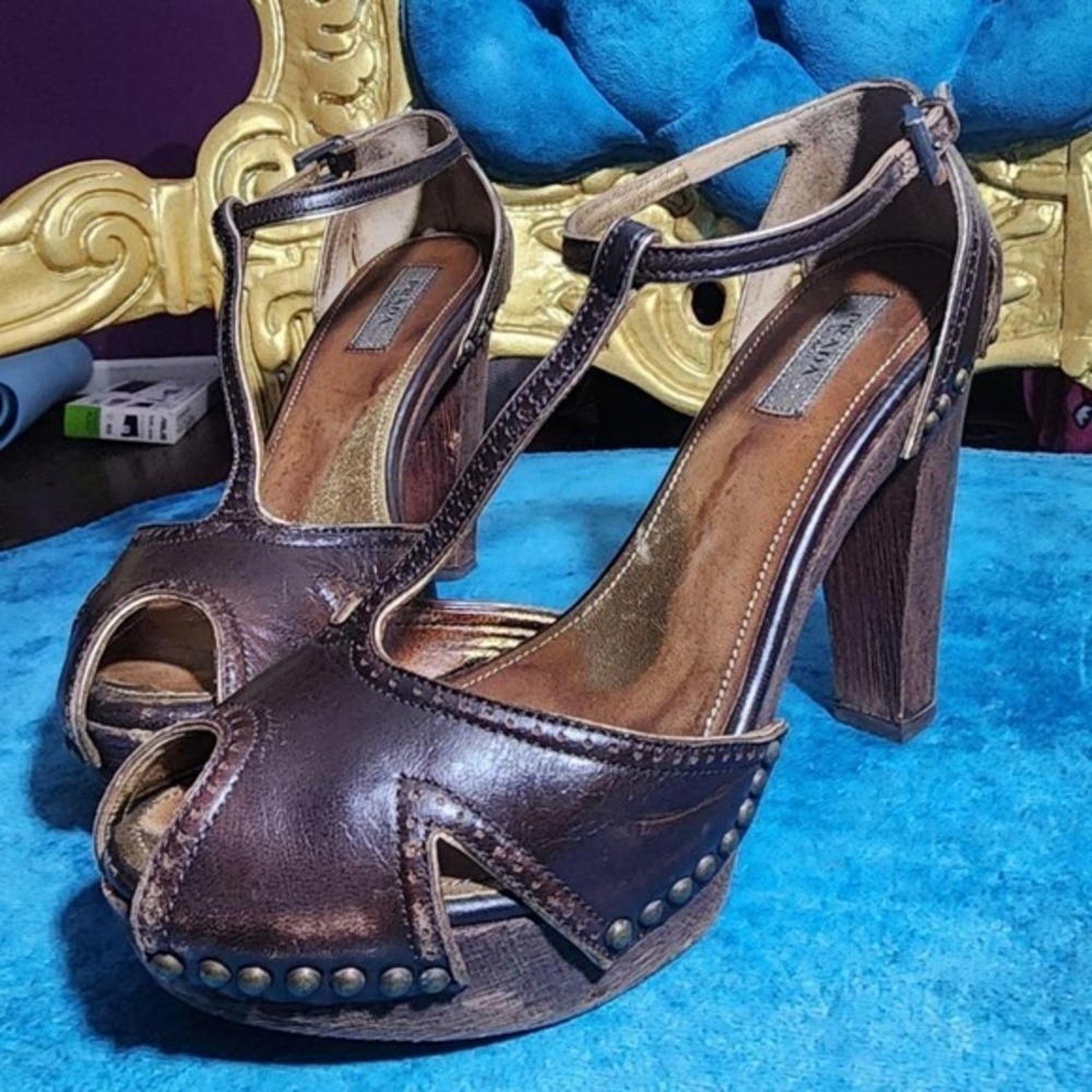 Vintage Brown Prada Leather Pumps